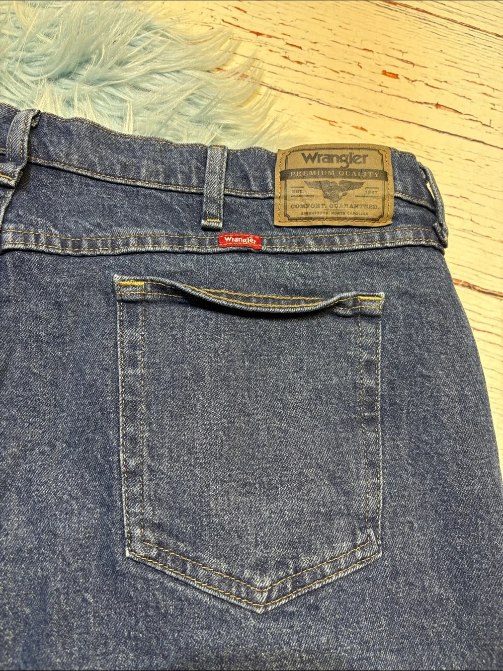 Wrangler Men's Relaxed Fit Jeans in Blue Denim Sz 44X30